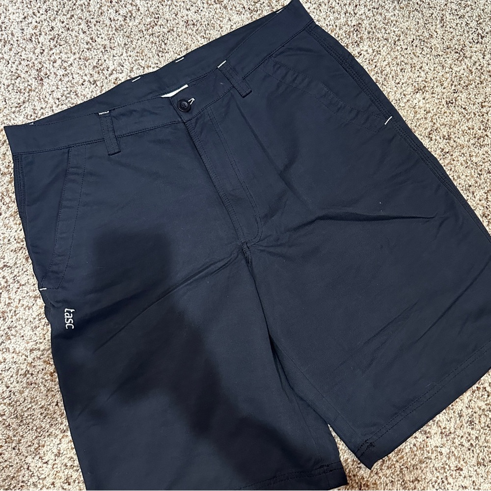 EUC Tasc navy shorts